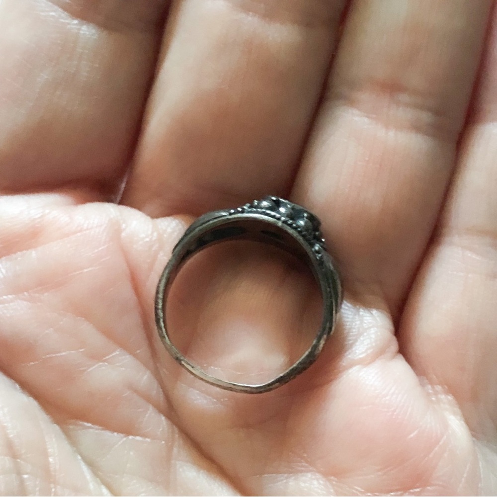 Vintage silver metal (sterling?) & faceted red stone (garnet?) ring sz 5.5-5.75 - Picture 7 of 14